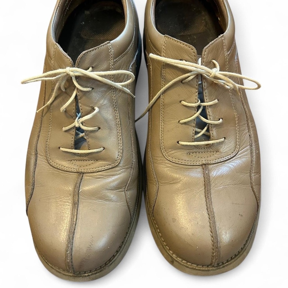 Men's leather Propet shoes. Leather. Wear in soles. Size 14
